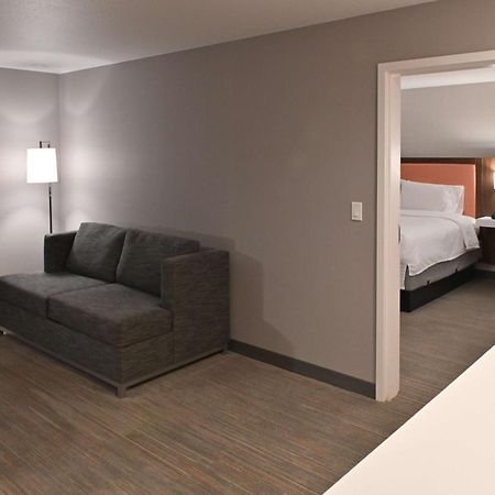 Hampton Inn Fremont Bagian luar foto