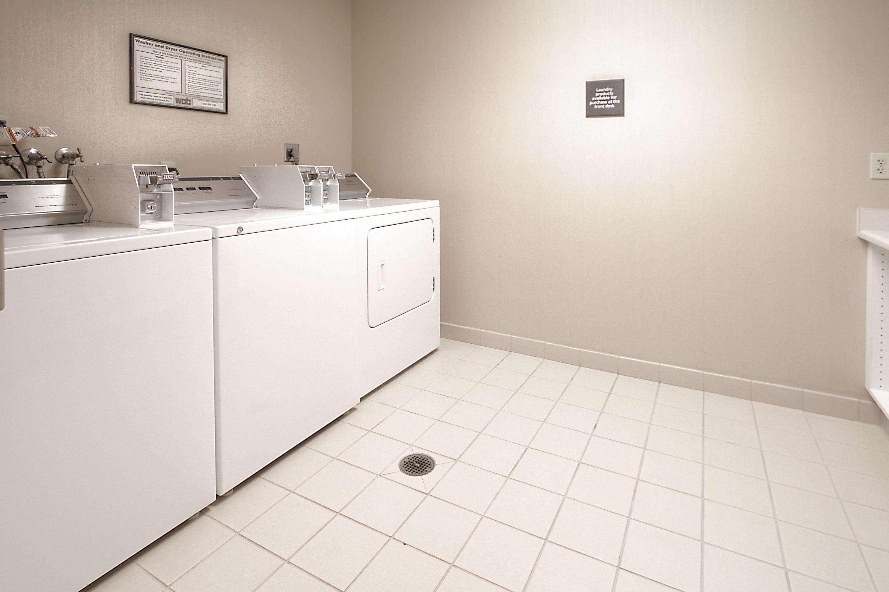 Hampton Inn Fremont Bagian luar foto