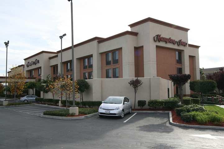 Hampton Inn Fremont Bagian luar foto