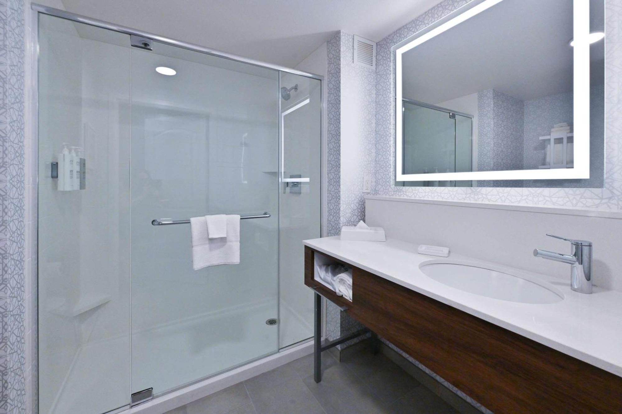 Hampton Inn Fremont Bagian luar foto