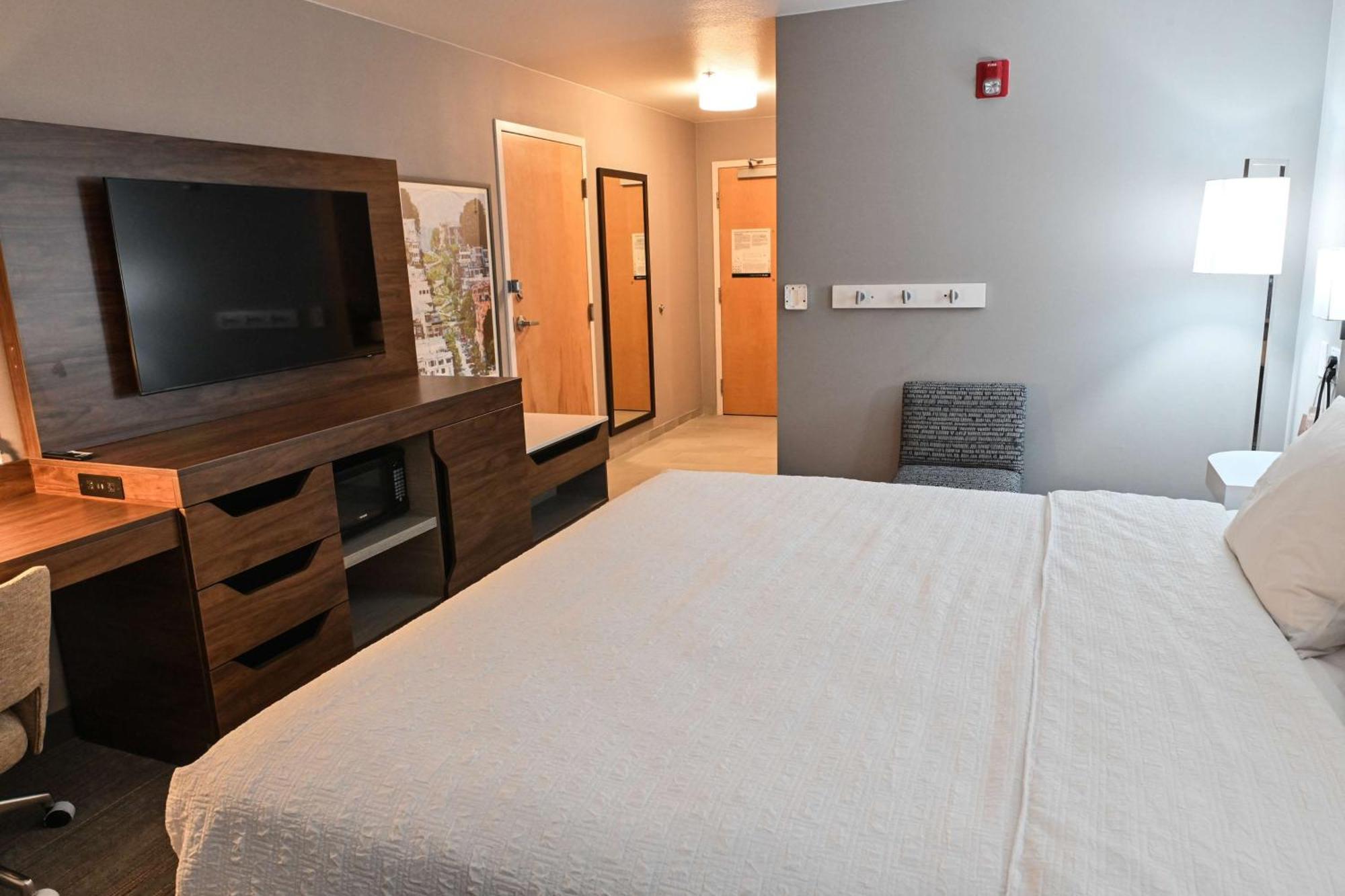 Hampton Inn Fremont Bagian luar foto